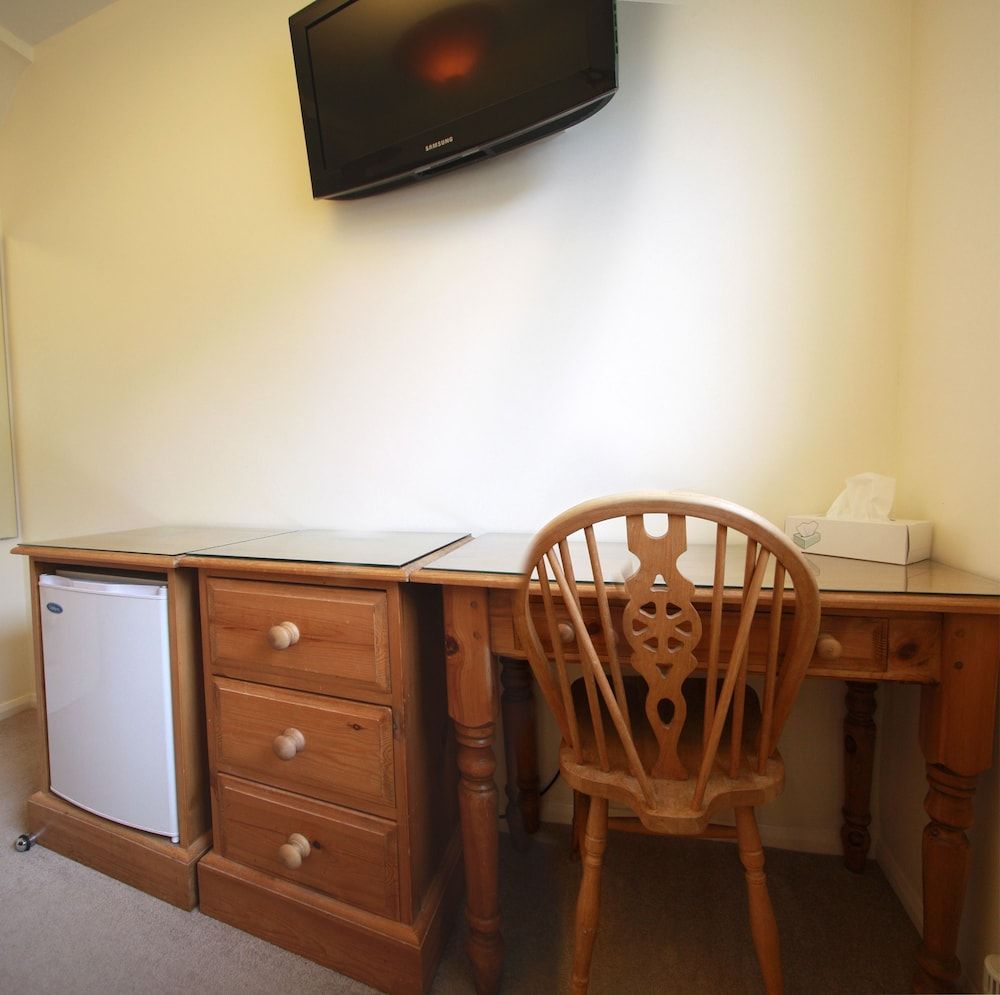 Abacus Bed and Breakfast Single Room, Shared Bathroom 4