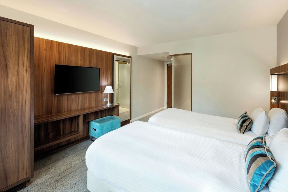 undefined Courtyard by Marriott Edinburgh 6