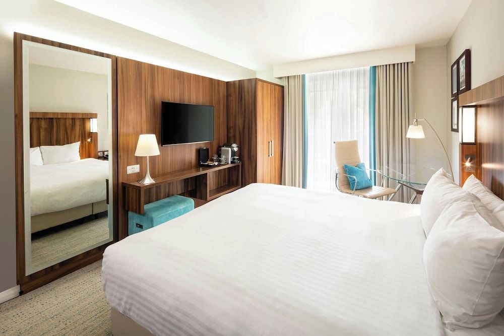 undefined Courtyard by Marriott Edinburgh 9