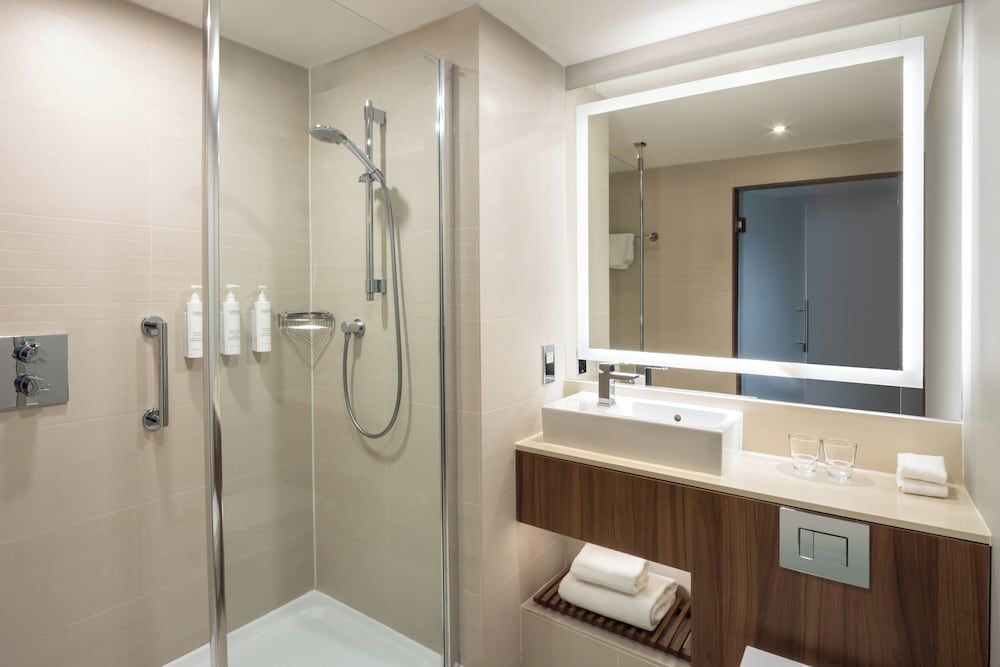 undefined Courtyard by Marriott Edinburgh 7
