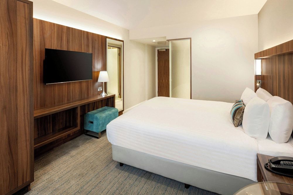 Courtyard by Marriott Edinburgh Room, 1 King Bed 2