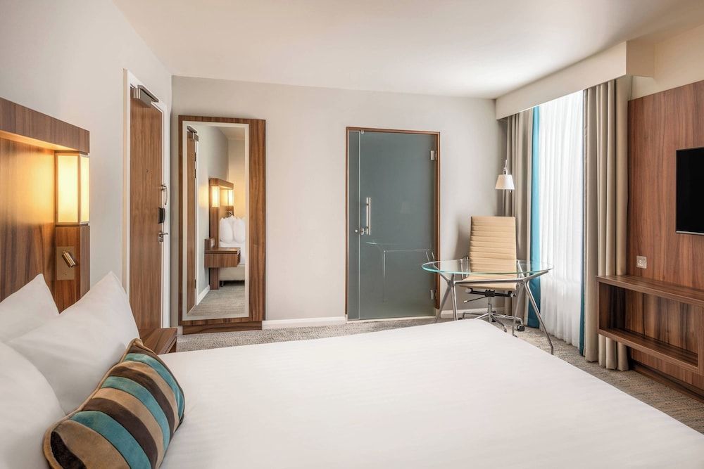 undefined Courtyard by Marriott Edinburgh 2