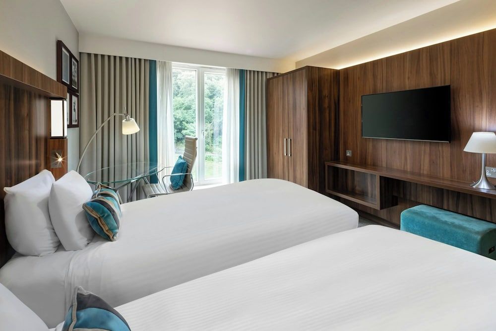 undefined Courtyard by Marriott Edinburgh 4