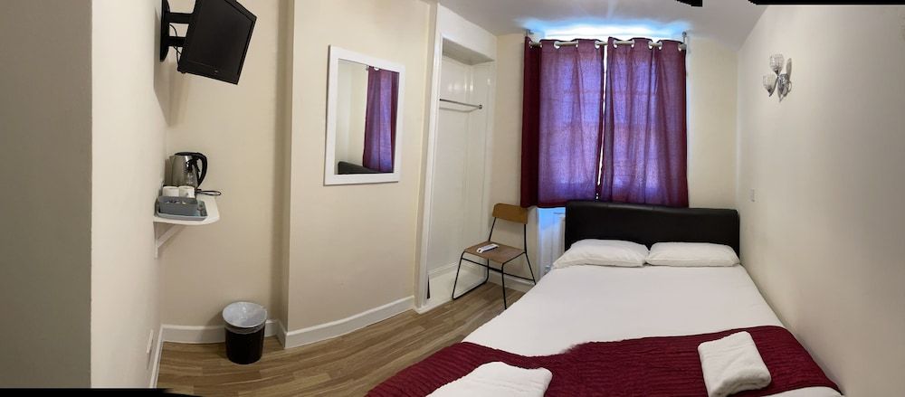 King's Cross Hotel Double Room 3