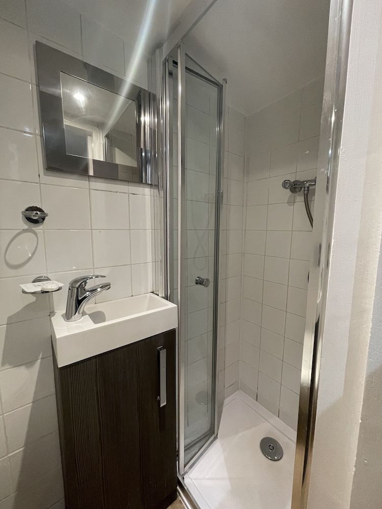 King's Cross Hotel Double Room 10