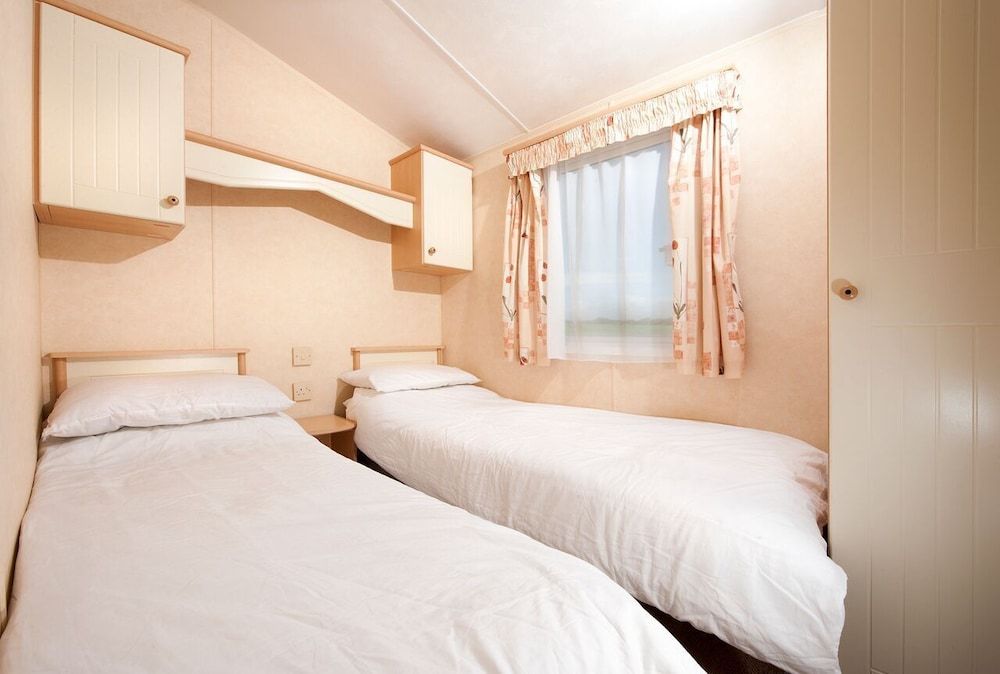 2 Bedroom Bronze Caravan