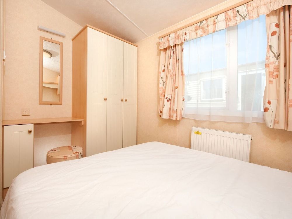 2 Bedroom Bronze Caravan