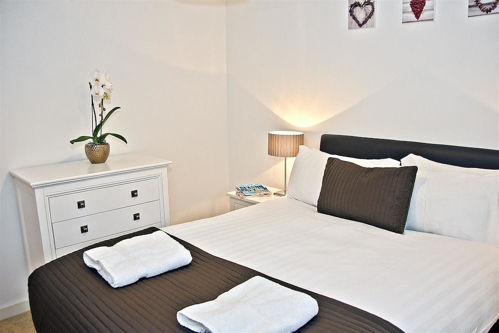 Base Serviced Apartments - Duke Street Apartment, 2 Bedrooms