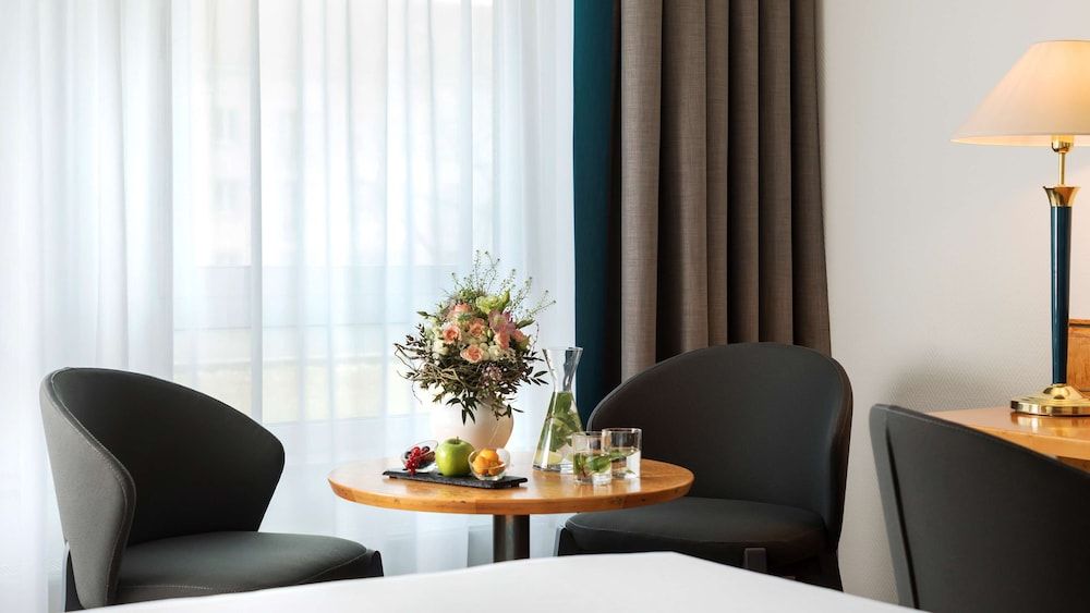 Dorint Hotel Dresden Standard Room 4