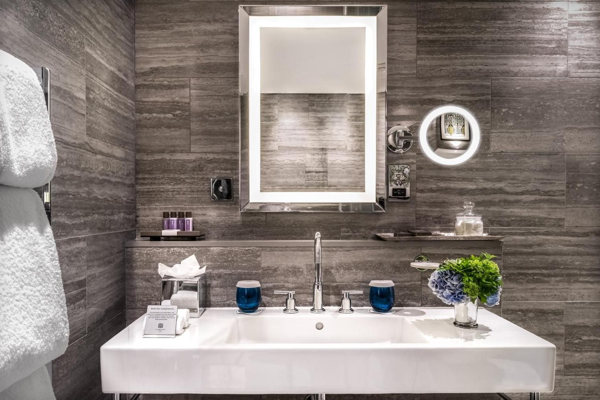 Premium Junior Suite Courtyard View