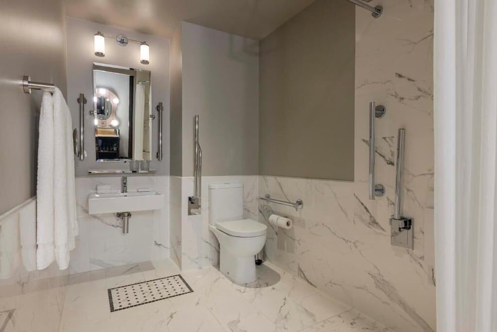 Virgin Hotels London-Shoreditch Chamber King Accessible 3