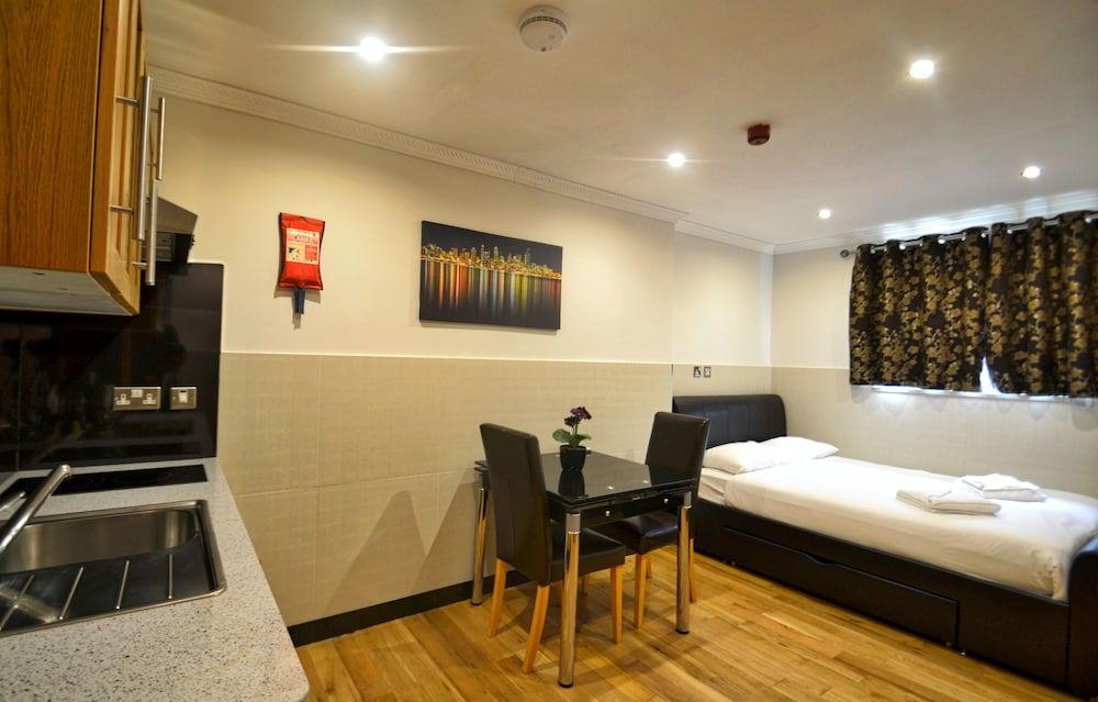 Hyde Park Apartments Studio, 1 Double Bed 2