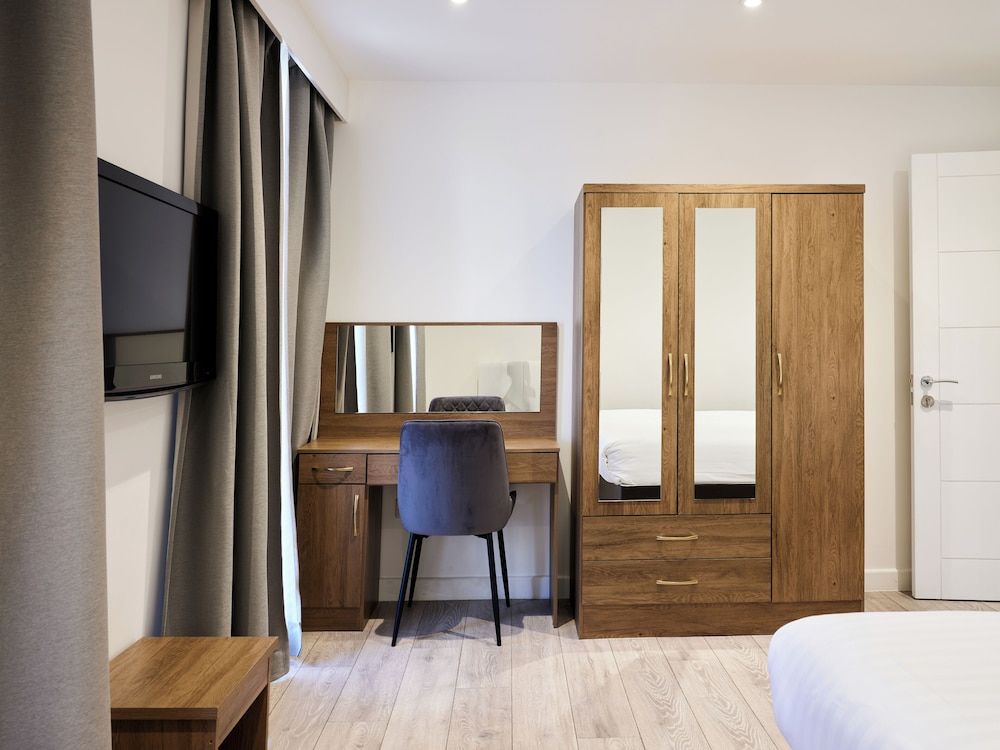 Hampton Suites Serviced Apartments Superior Apartment