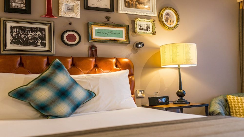 Hotel Indigo York by IHG Standard Room, 1 King Bed 6