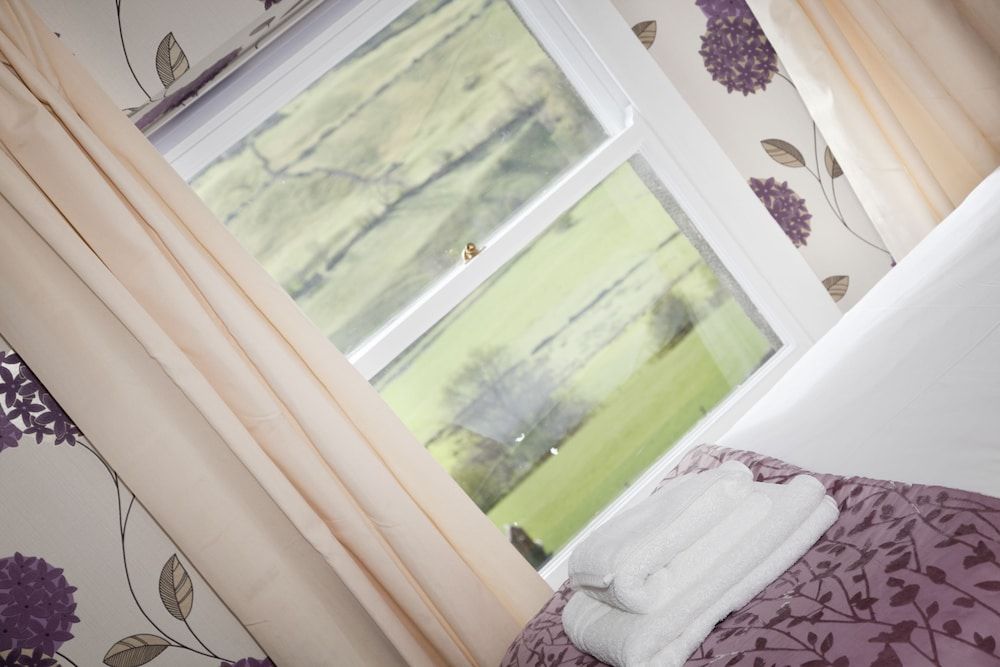 Superior twin room 8, bath valley view