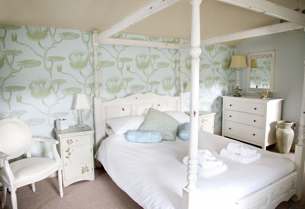 Superior double room 11, bath/shower