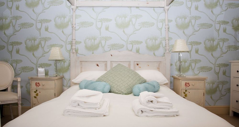 Superior double room 11, bath/shower