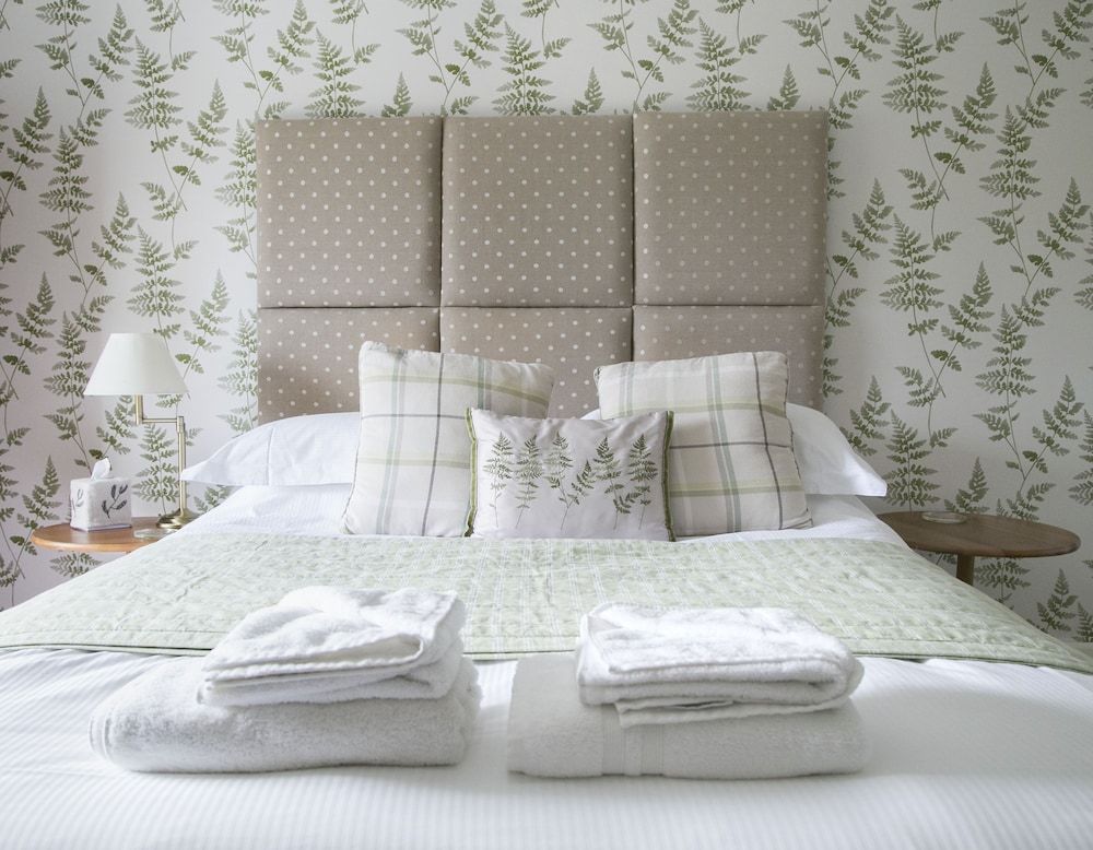 Superior double room 5, bath, valley view