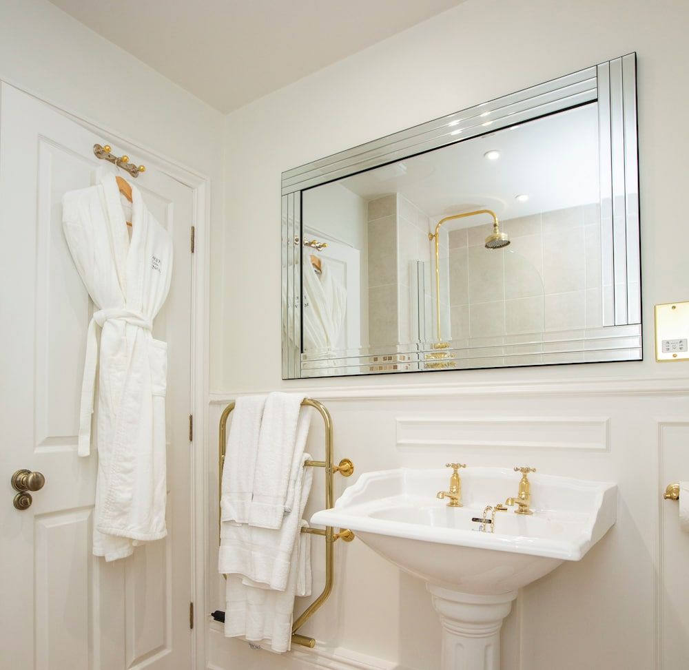 Lords of the Manor Hotel Standard Double Room 7