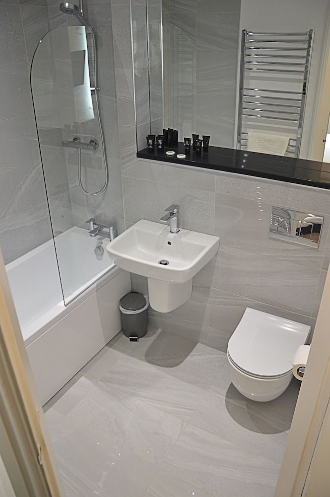 Punch Bowl Inn Double Room, Ensuite 4