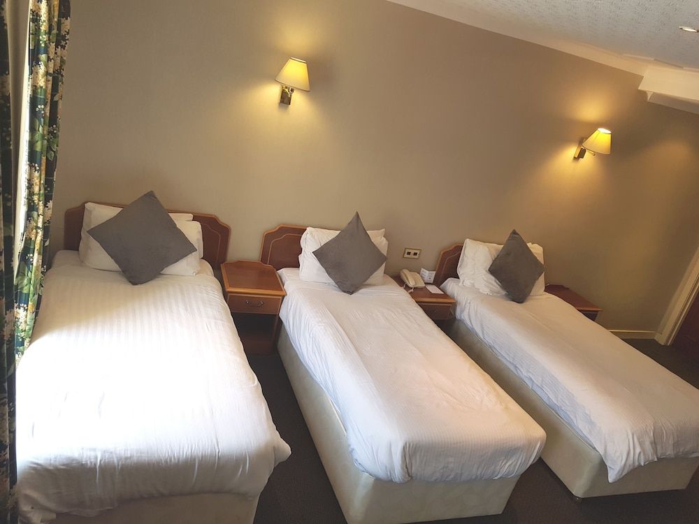 Salutation Hotel Triple Room 3