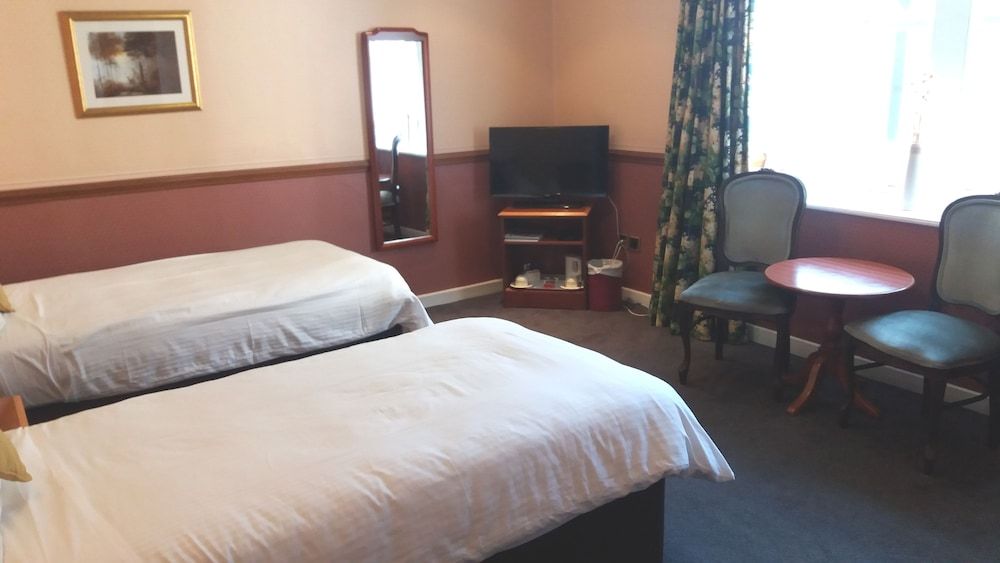 Salutation Hotel Classic Twin Room 3