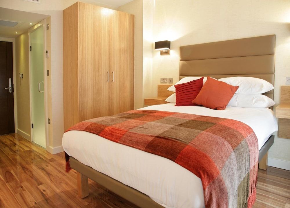 undefined The Jade 10