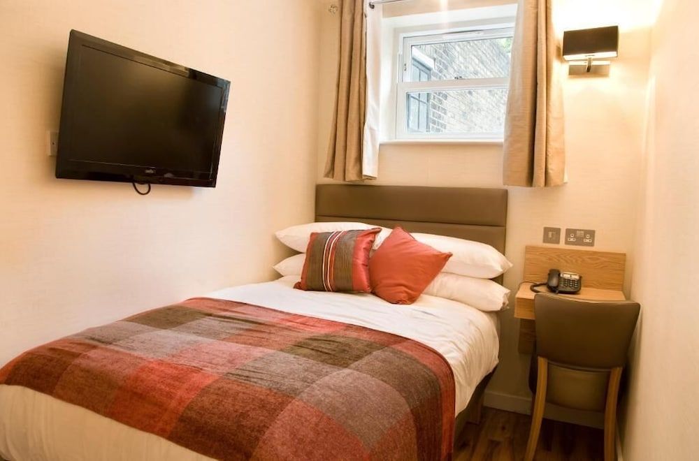 undefined The Jade 9