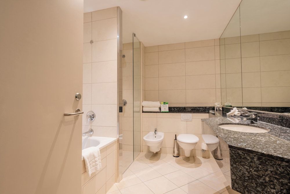 East Sussex National Luxury Room 4