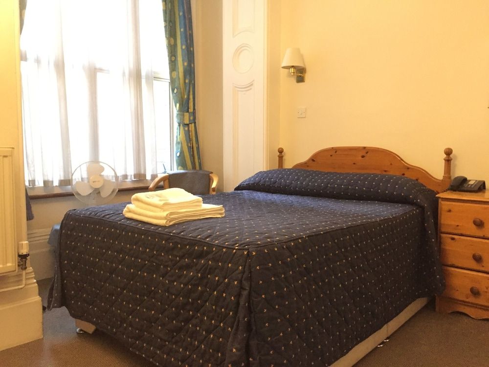 Brompton Hotel Double Room 3