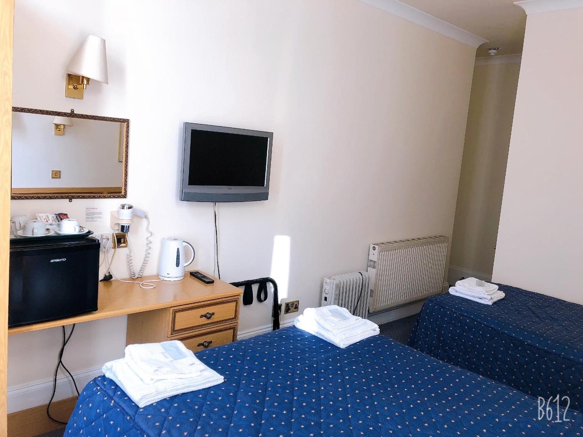 undefined Brompton Hotel 6