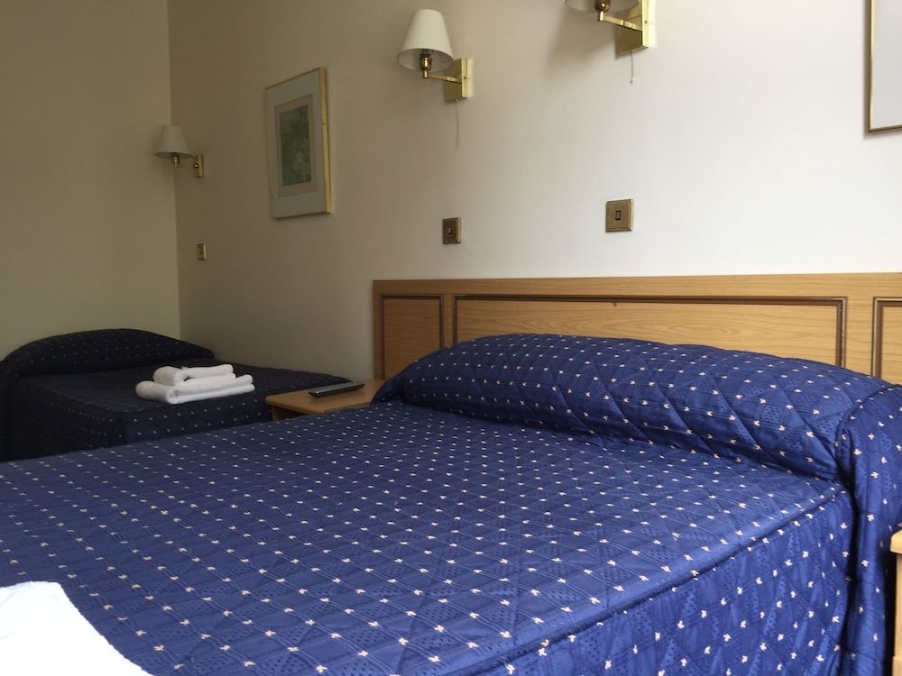 undefined Brompton Hotel 3