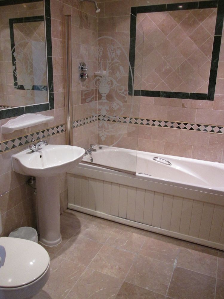 Brompton Hotel Double Room 15