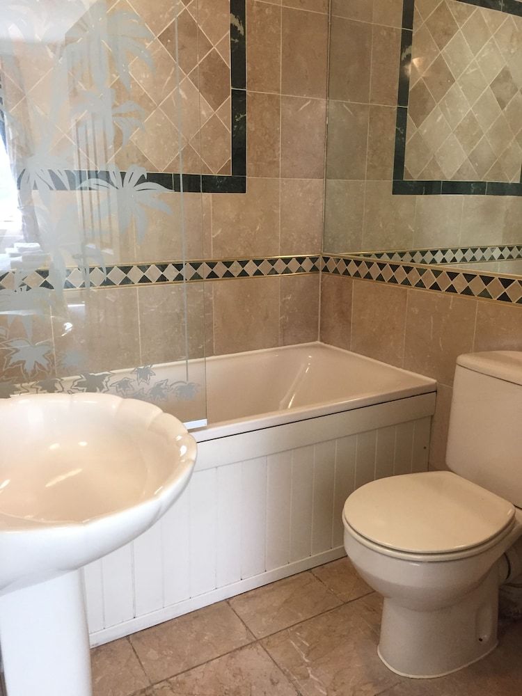 Brompton Hotel Double Room 10