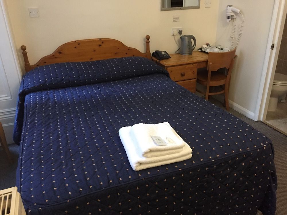 Brompton Hotel Double Room 4