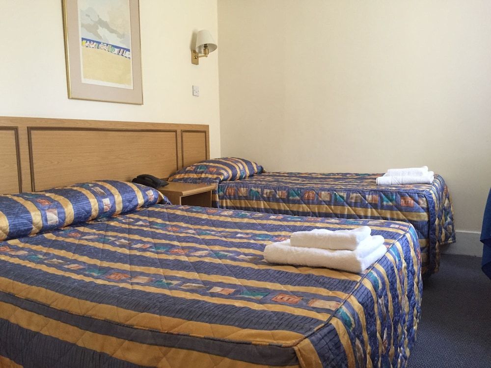 undefined Brompton Hotel 9