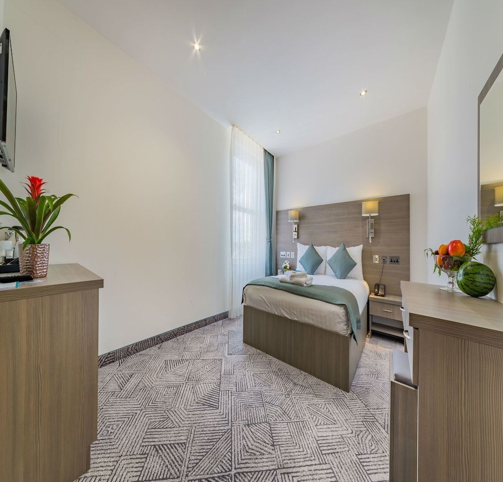 The Lion & Key Hotel Classic Double Room, Ensuite 18