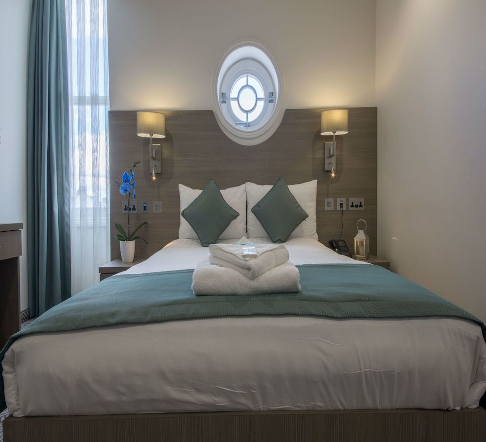 The Lion & Key Hotel Classic Double Room, Ensuite 14