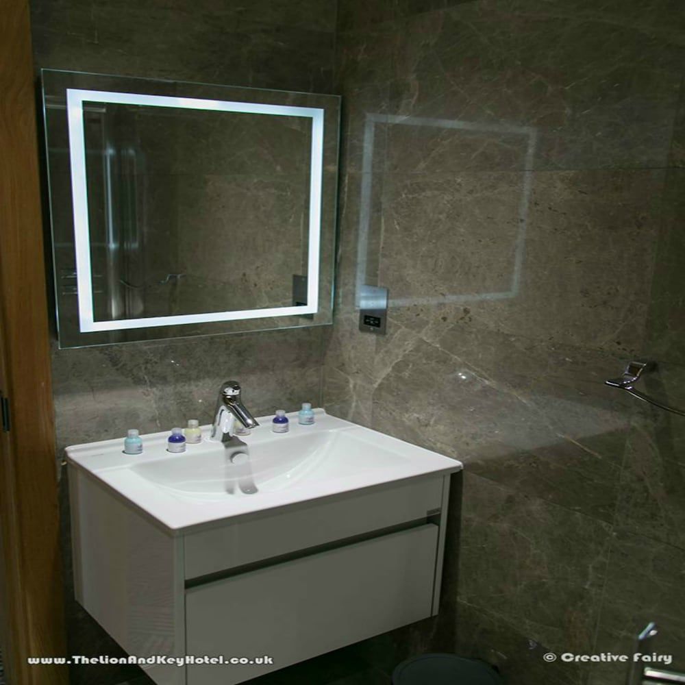 The Lion & Key Hotel Classic Double Room, Ensuite 40