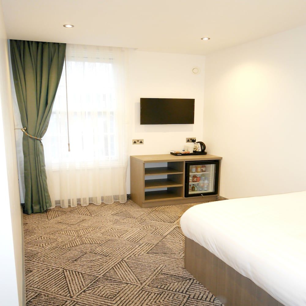 undefined The Lion & Key Hotel 2