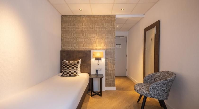 undefined Hotel Amsterdam De Roode Leeuw 4