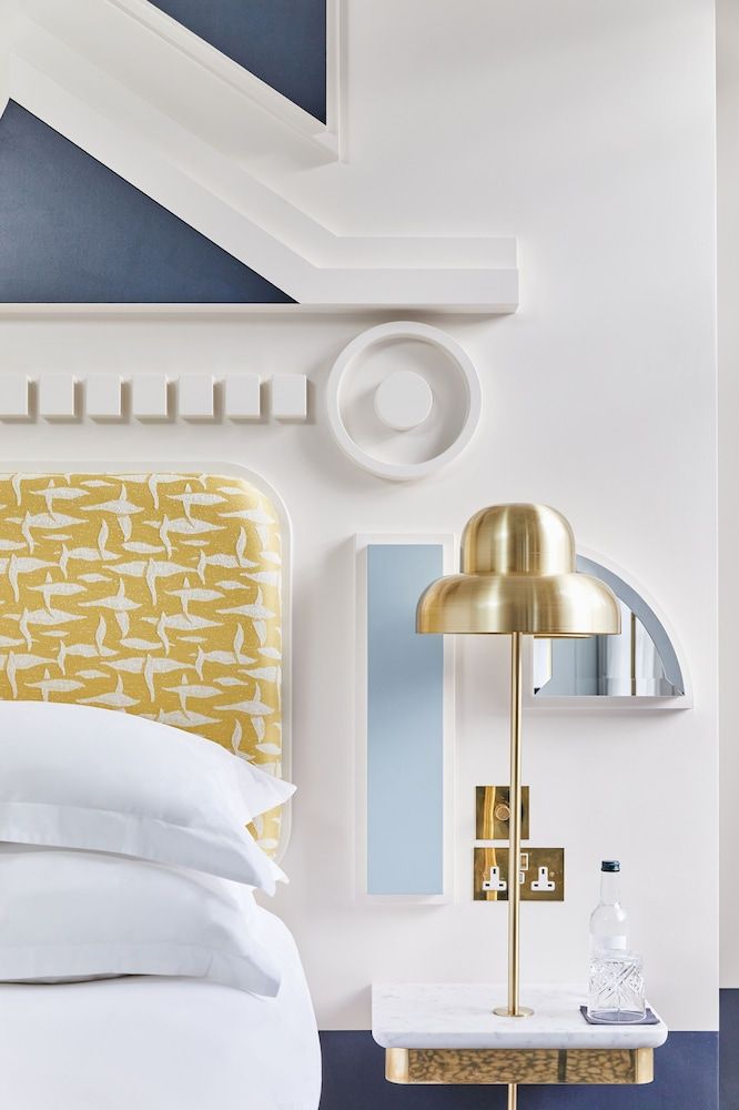 Henrietta Experimental Standard Room (Little Covent garden) 2