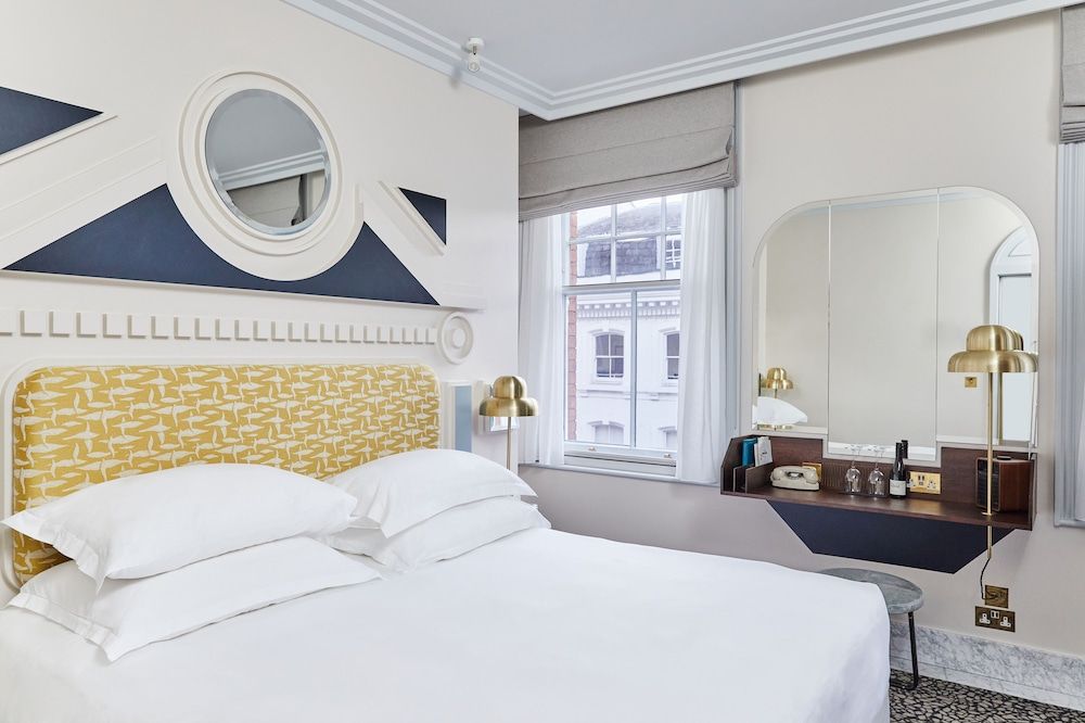 Henrietta Experimental Standard Room (Little Covent garden)