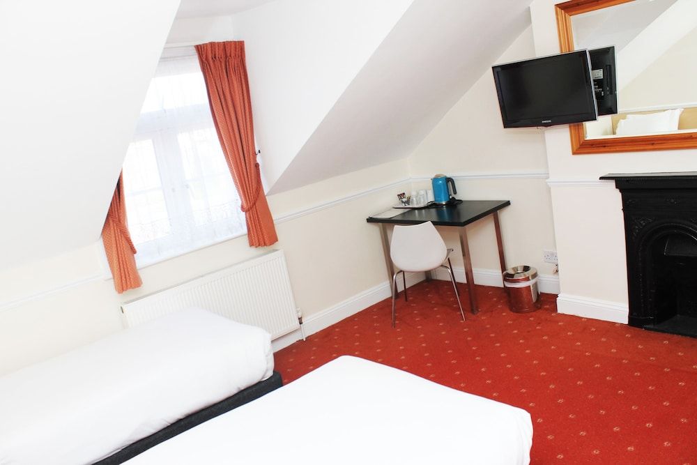 Brentwood Hotel Superior Double or Twin Room 2