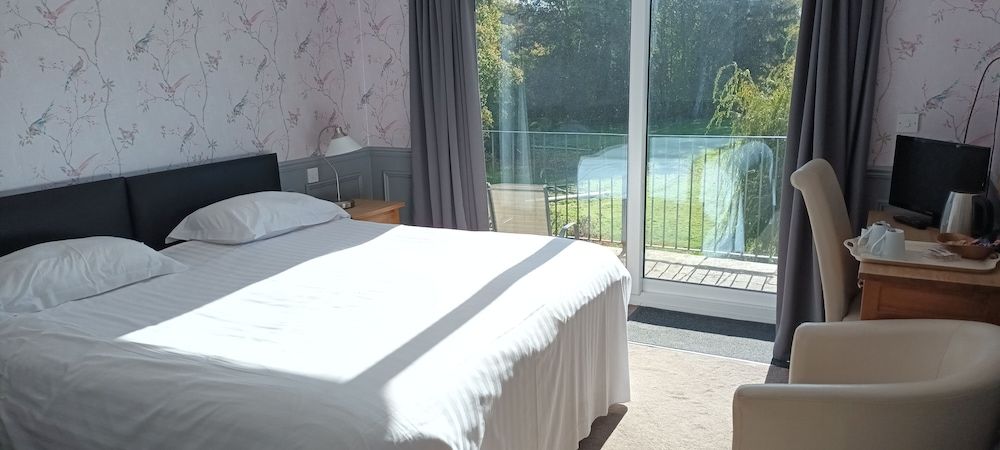 Riverdale Hall Hotel Superior Double Room 10