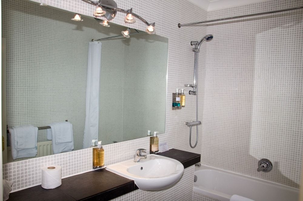 Riverdale Hall Hotel Superior Double Room 17