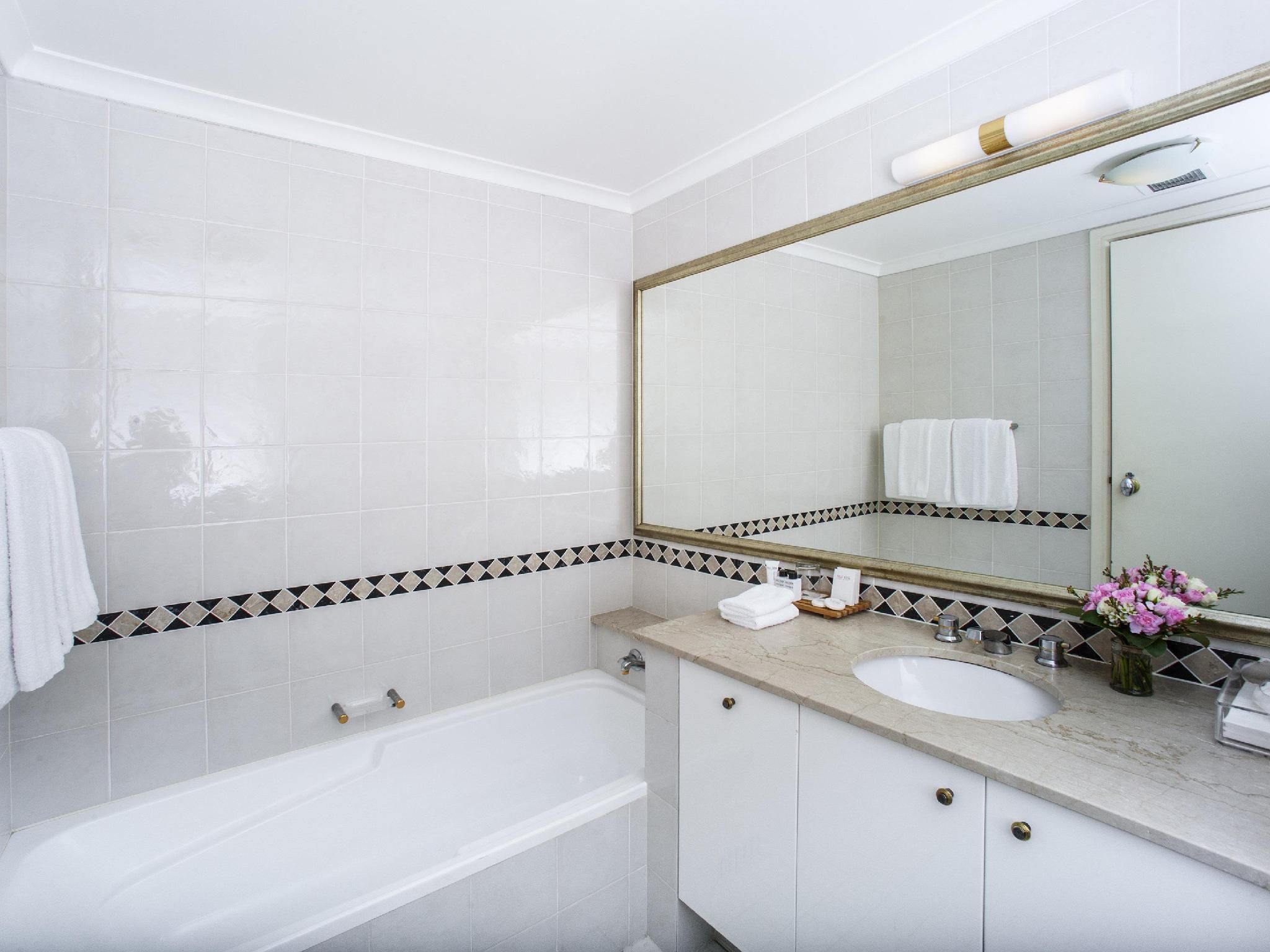 2 Bedroom Premium Apartment 1 King And 1 Queen bed