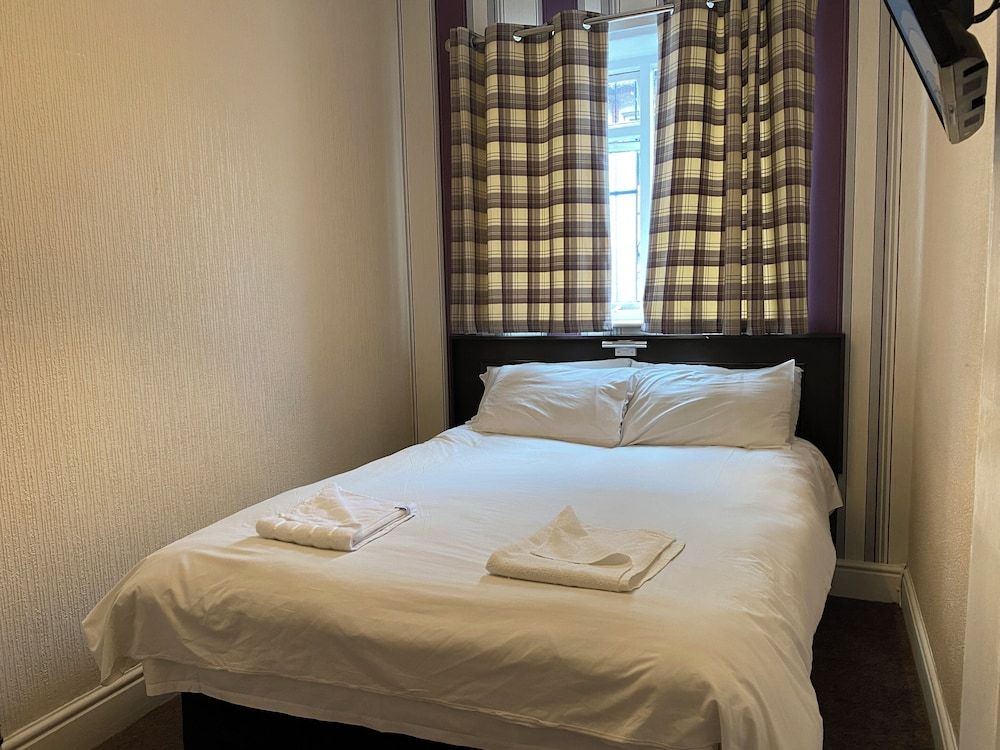 undefined The Arncliff Hotel 5