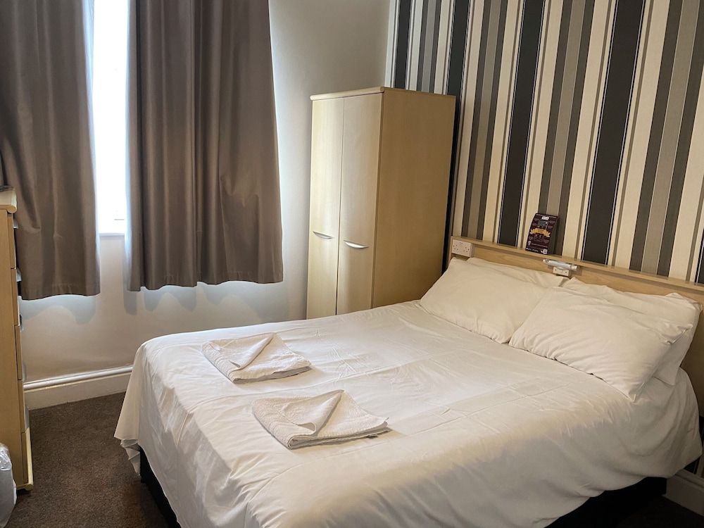 undefined The Arncliff Hotel 9