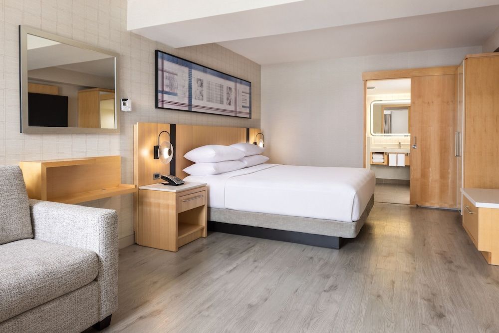 Room, 1 King Bed with Sofa bed, Lake View